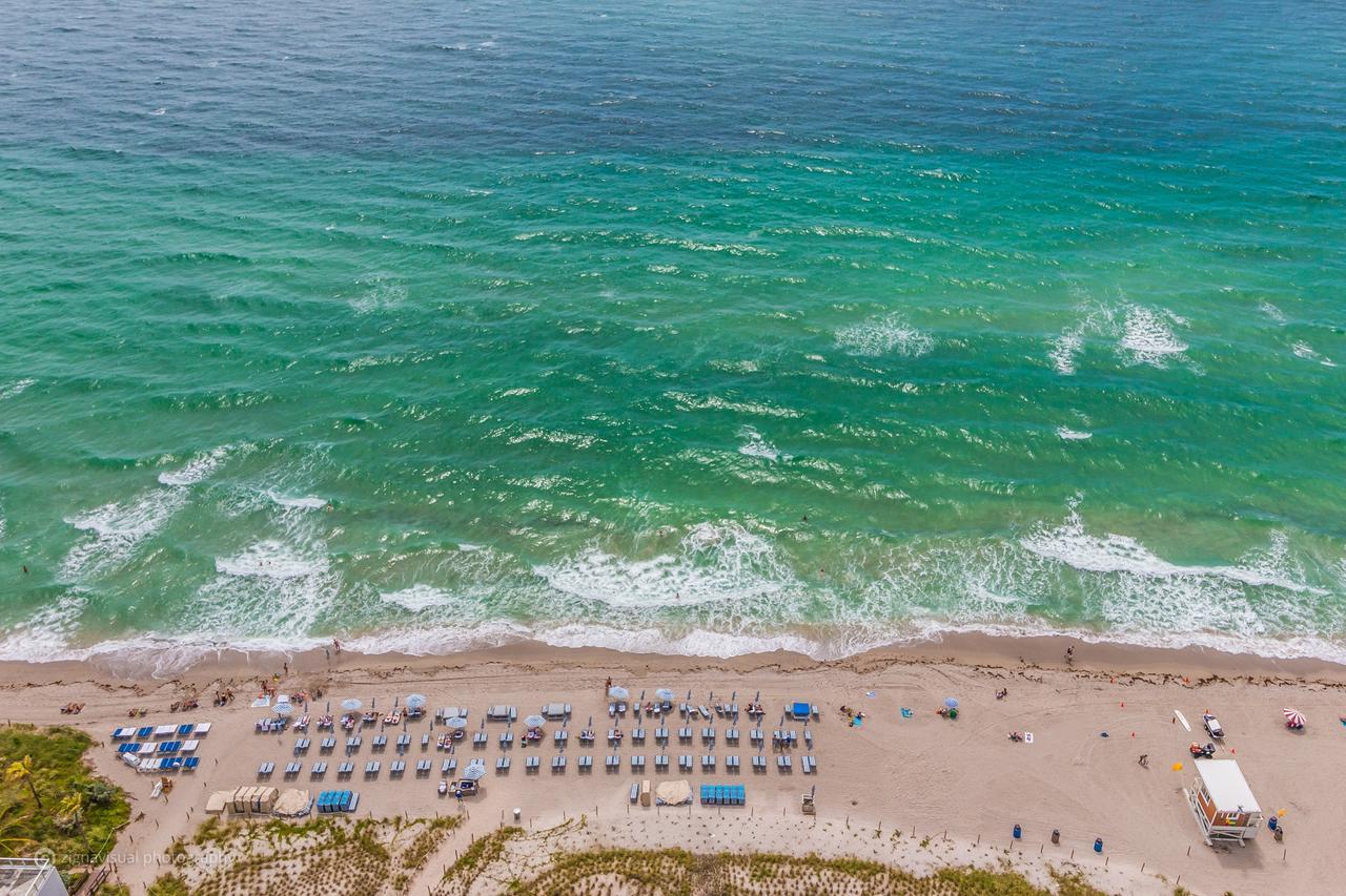 Contemporary Beach Resort Condos Dania Beach Exterior photo