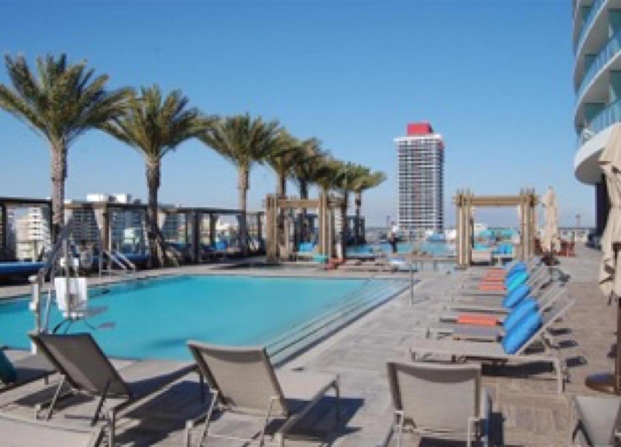 Contemporary Beach Resort Condos Dania Beach Exterior photo